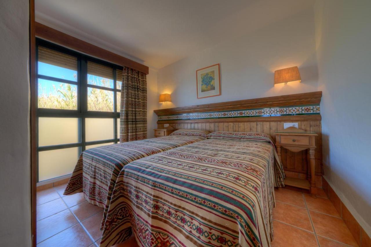 Apartamentos El Roqueo Conil De La Frontera Exteriör bild