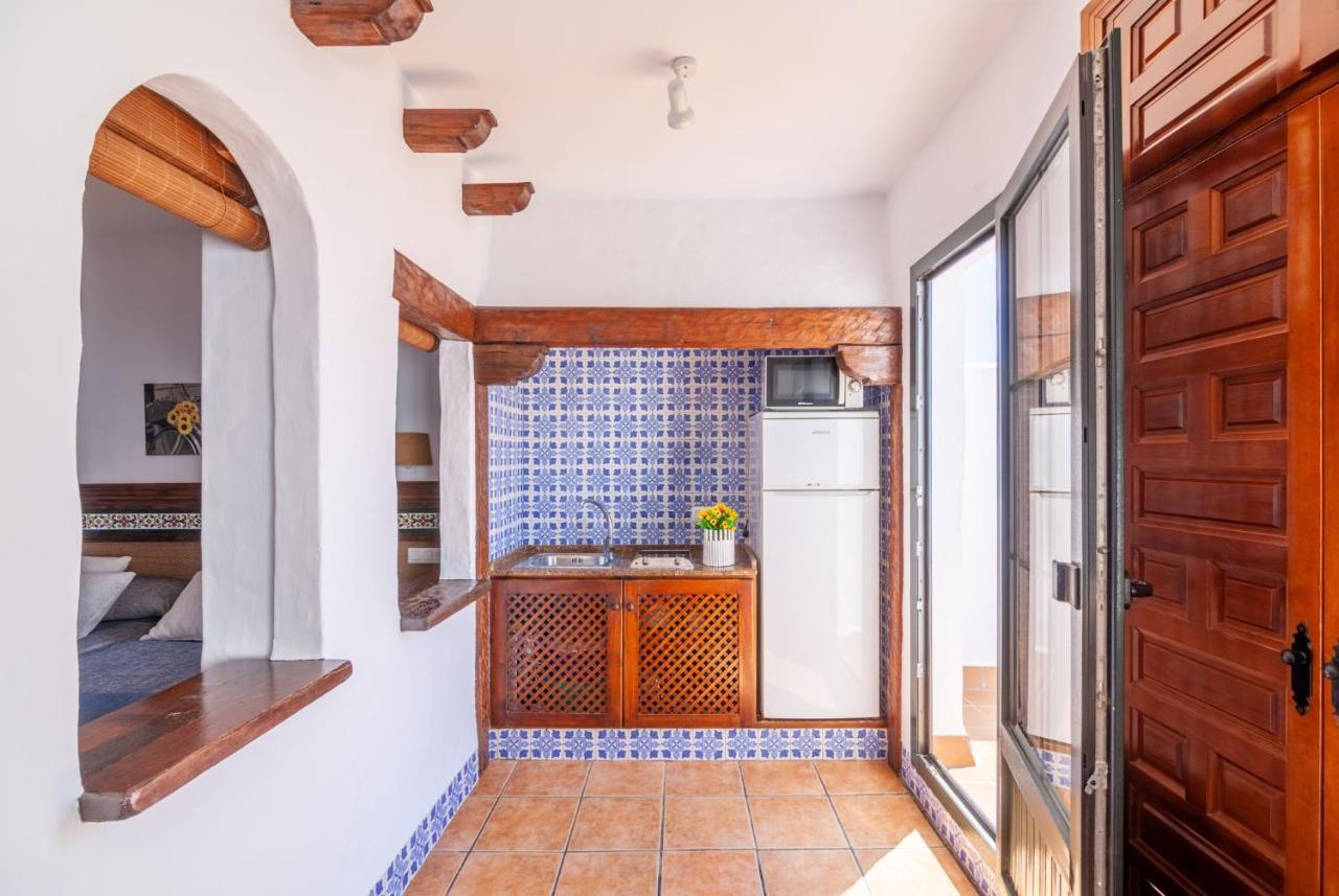 Apartamentos El Roqueo Conil De La Frontera Exteriör bild