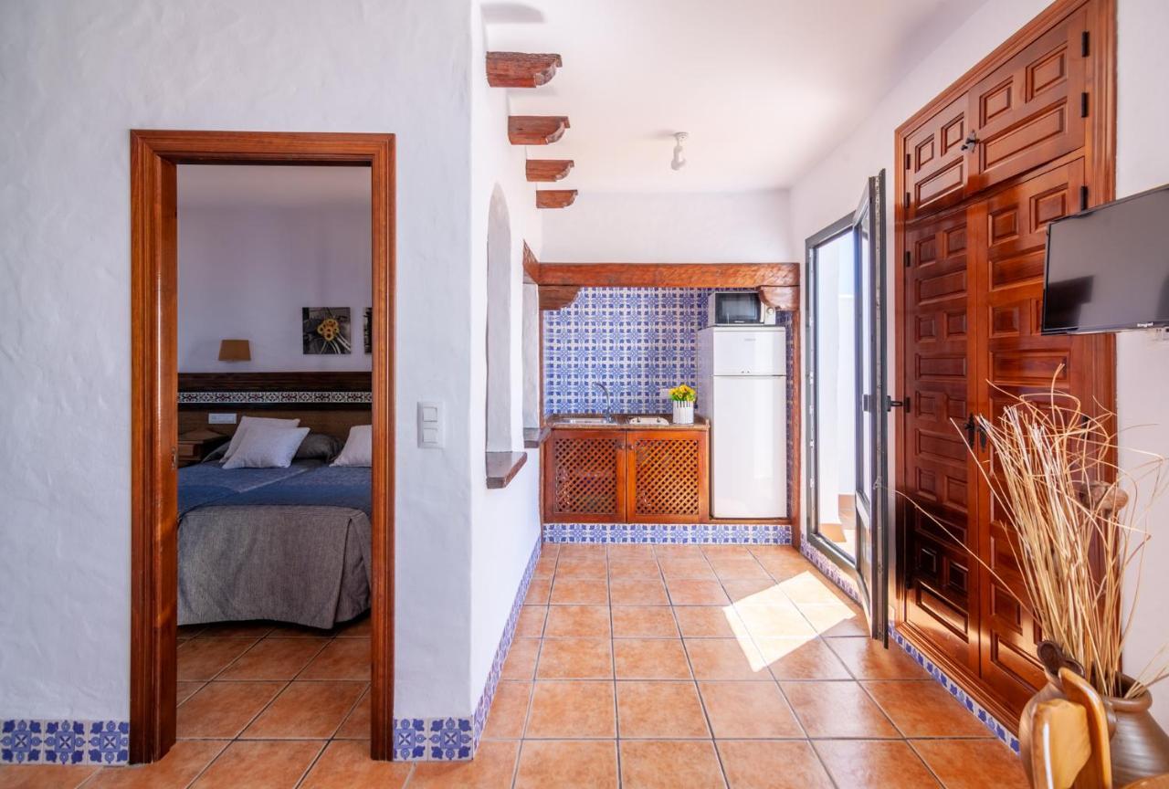 Apartamentos El Roqueo Conil De La Frontera Exteriör bild