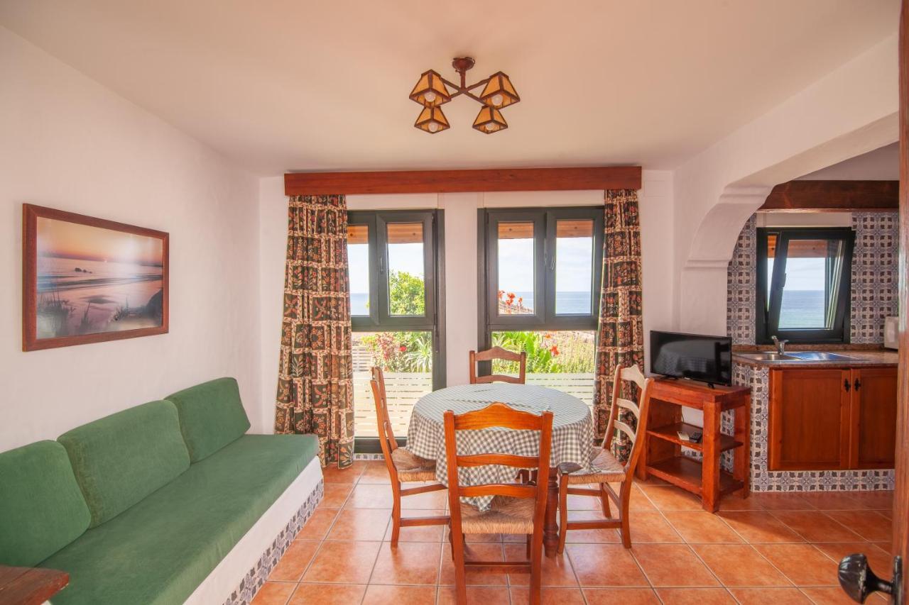 Apartamentos El Roqueo Conil De La Frontera Exteriör bild