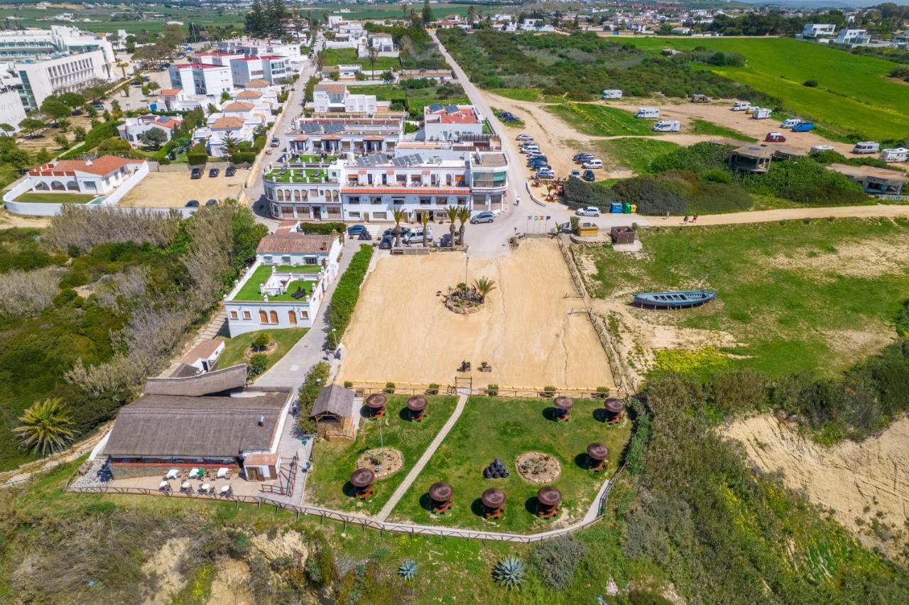 Apartamentos El Roqueo Conil De La Frontera Exteriör bild