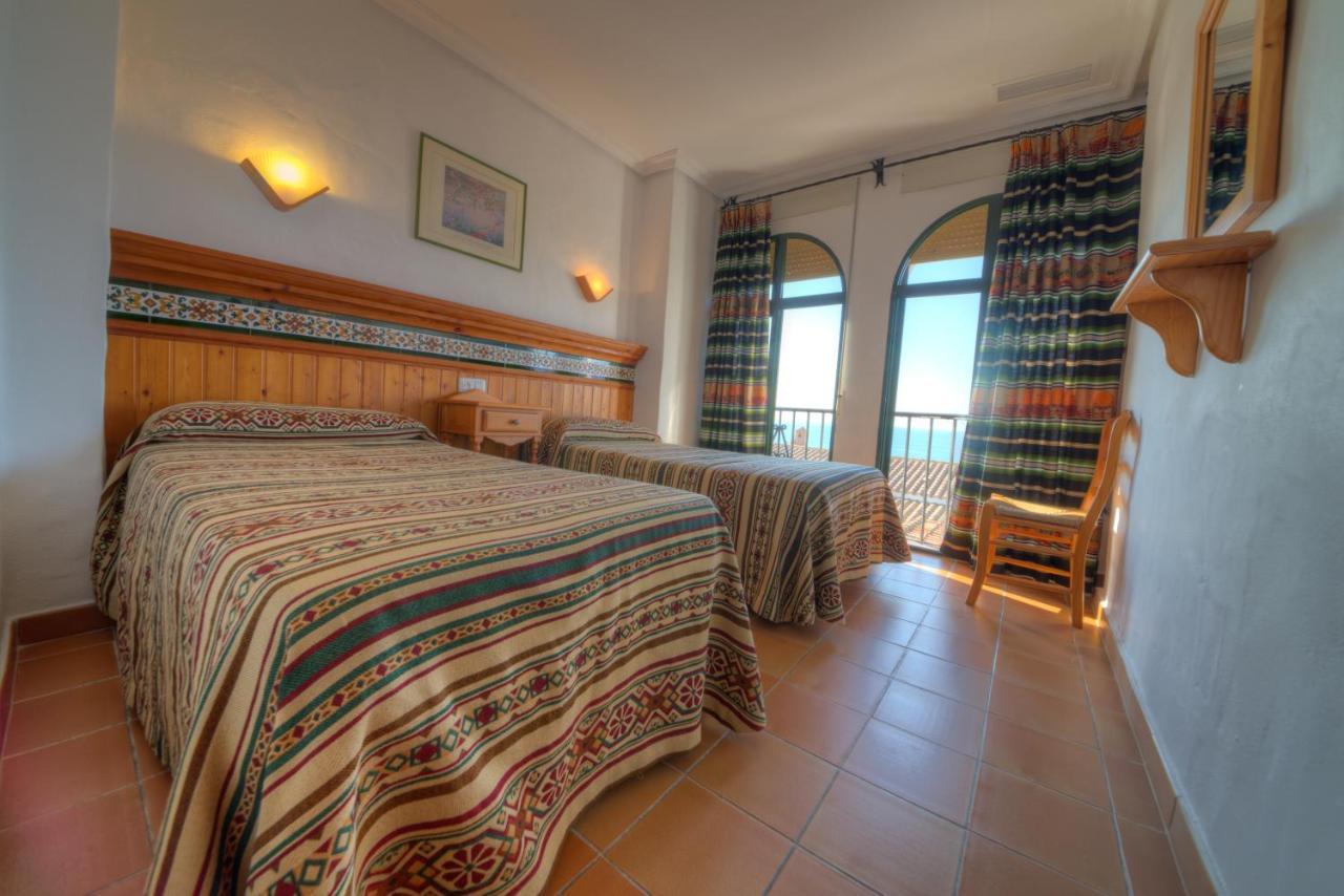 Apartamentos El Roqueo Conil De La Frontera Exteriör bild
