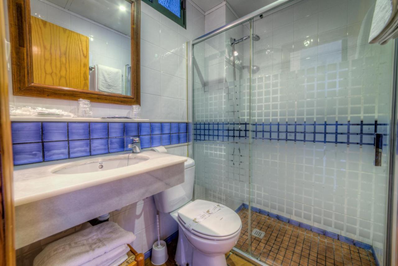 Apartamentos El Roqueo Conil De La Frontera Exteriör bild